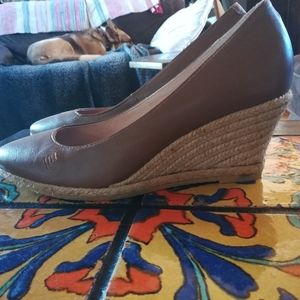 Viscata leather wedges
